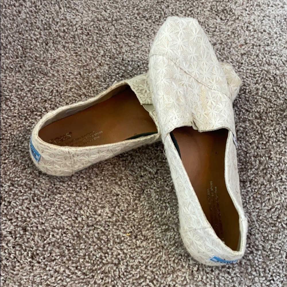 Toms shoes